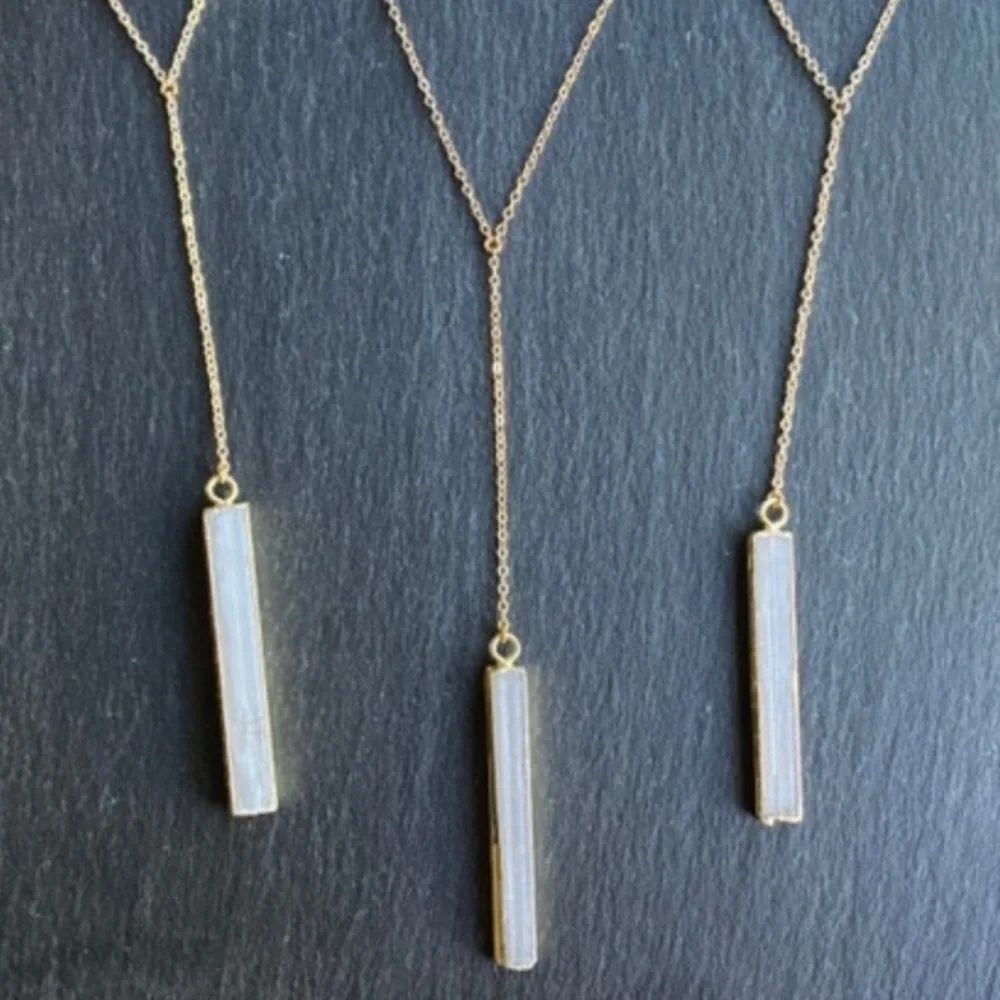 Estrella & Luna delicate selenite